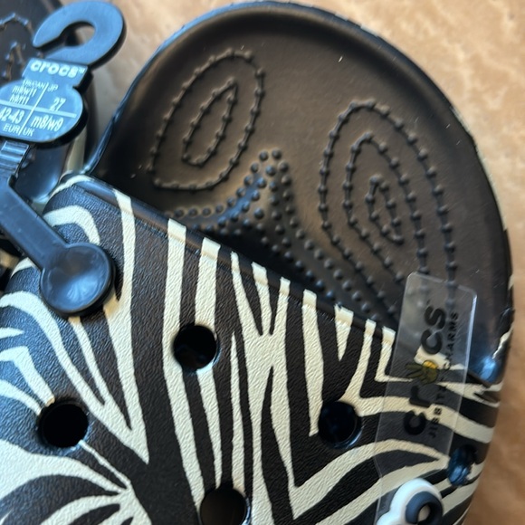Crocs Classic Animal Remix Slide. Men’s 9/Women’s 11. New with tags. Zebra. - Picture 5 of 9